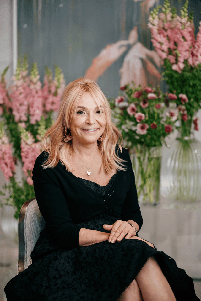 Portrait of Helen Fielding, author of Bridget Jones's Diary